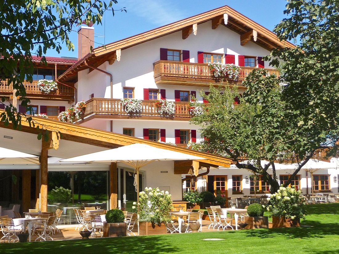 aussenansicht-mit-terrassen