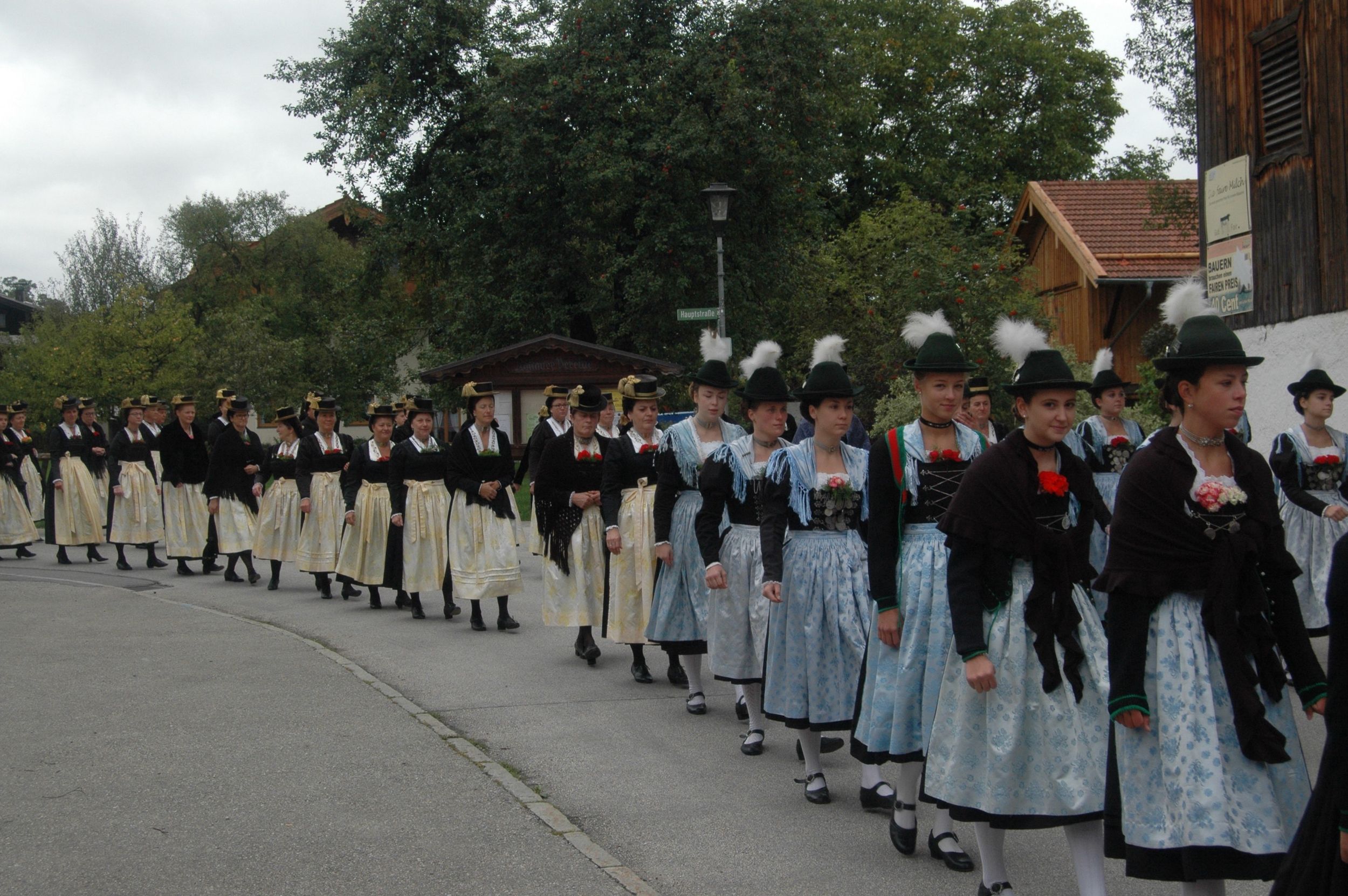 1703101822_kirchenzugjahrtag2