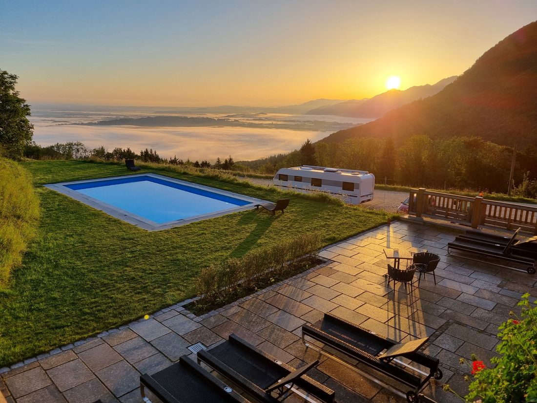 Pool am Morgen