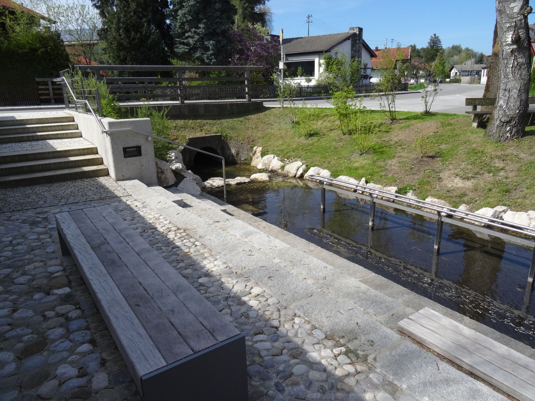 Wassertretbecken in Mietenkam